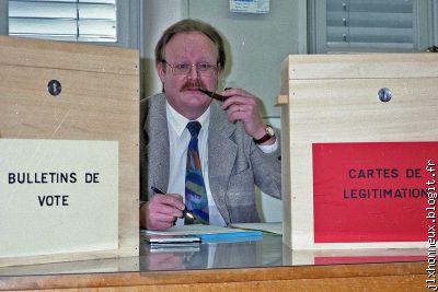 Pierre-André Comte, scrutateur aux élections de 1995 à Vellerat